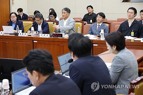 방송 미디어 통신 거버넌스 개편 공청회(서울=연합뉴스) 박동주 기자 = 5일 서울 여의도 국회 과학기술정보방송통신위원회 전체회의에서 방송 미디어 통신 거버넌스 개편 공청회가 열리고 있다. 2025.9.5 pdj6635@yna.co.kr