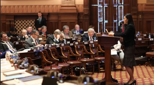 주정부 상대 정책 질의하는 홍수정 의원(서울=연합뉴스) 홍수정(오른쪽) 의원이 주 정부 관계자를 대상으로 정책질의를 하고 있다. [본인 제공]