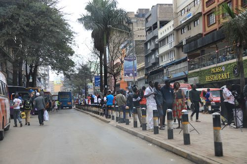 나이로비 시내 중심가에 매일 모이는 케냐 MZ 세대 청년들[김광수 제공. 재판매 및 DB 금지]