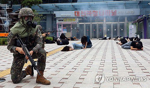 훈련을 실전처럼대테러 훈련하는 육군 제32보병사단 [연합뉴스 자료사진]