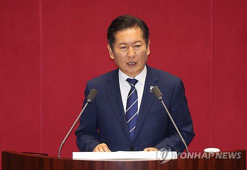 국회 교섭단체 연설하는 정청래 대표(서울=연합뉴스) 박동주 기자 = 더불어민주당 정청래 대표가 9일 서울 여의도 국회 본회의에서 교섭단체 대표 연설을 하고 있다. 2025.9.9 pdj6635@yna.co.kr