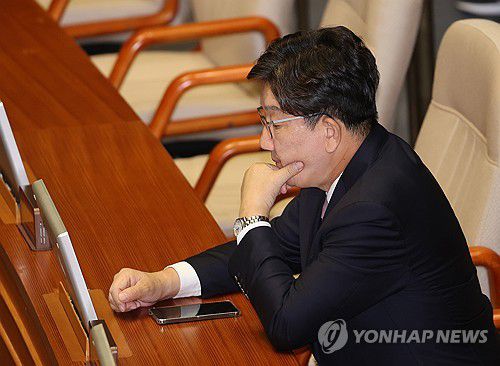 본회의 참석한 권성동 의원(서울=연합뉴스) 박동주 기자 = 국민의힘 권성동 의원이 9일 서울 여의도 국회 본회의에 참석해 있다. 2025.9.9 pdj6635@yna.co.kr