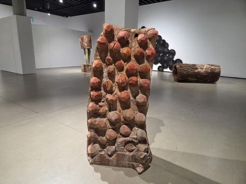 백연수 작 '드러나는 것'(서울=연합뉴스) 박의래 기자 = 서울 평창동 김종영 미술관에서 열리고 있는 조각가 백연수 개인전 '끝나지 않은 장면'에 전시 중인 2025년 작 '드러나는 것'. 2025.9.10. laecorp@yna.co.kr