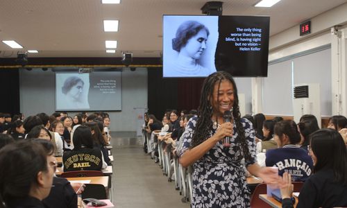 대일외고에서 특강하는 패트리샤 리(서울=연합뉴스) 박현수 기자 = 패트리샤 리 미국 네바다주 대법관이 9일 오후 서울 대일외고에서 특강을 하고 있다. 2025. 9. 9. phyeonsoo@yna.co.kr