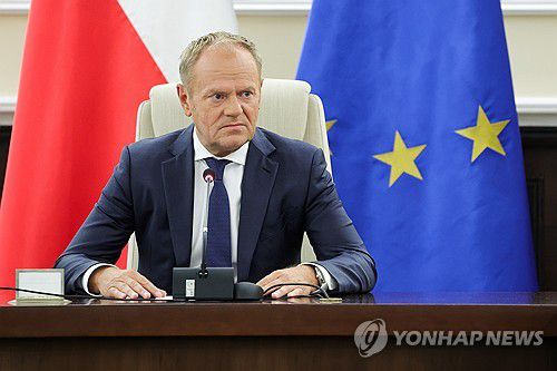 10일(현지시간) 각료회의 주재하는 투스크 폴란드 총리[EPA 연합뉴스. 재판매 및 DB 금지]