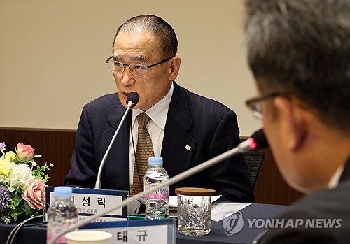 발언하는 위성락 국가안보실장(서울=연합뉴스) 서명곤 기자 = 위성락 국가안보실장이 17일 서울 중구 한국프레스센터에서 한국신문방송편집인협회 주최로 열린 초청 간담회에서 발언을 하고 있다. 2025.9.17 seephoto@yna.co.kr