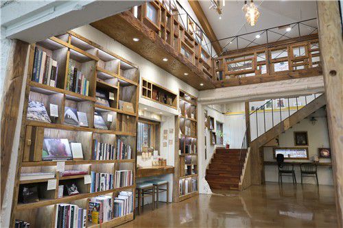 전주 서학예술마을도서관 1층 내부[촬영 : 김동철]