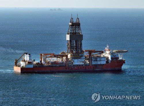 부산항 남외항에 입항한 '대왕고래 시추선' 웨스트 카펠라호[한국석유공사 제공. 재판매 및 DB 금지]