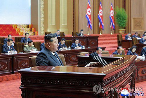 최고인민회의서 연설하는 김정은(평양 조선중앙통신=연합뉴스) 북한 최고인민회의 제14기 제13차 회의가 지난 20-21일 평양 만수대의사당에서 진행됐다고 조선중앙통신이 22일 보도했다. 2025.9.22      [국내에서만 사용가능. 재배포 금지. For Use Only in the Republic of Korea. No Redistribution] nkphoto@yna.co.kr