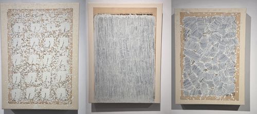 박서보 연작 '신문지 묘법' (서울=연합뉴스) 박의래 기자 = 24일 박서보재단에 전시된 박서보 연작 '신문지 묘법'. 박서보가 생을 마감하기 직전인 2022∼2023년에 만들어진 작품들이다.