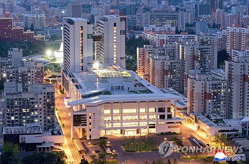 평양종합병원 전경(평양 조선중앙통신=연합뉴스) 김정은 북한 국무위원장이 지난 23일 준공을 앞둔 평양종합병원을 시찰했다고 조선중앙통신이 24일 보도했다. 2025.9.24      [국내에서만 사용가능. 재배포 금지. For Use Only in the Republic of Korea. No Redistribution] nkphoto@yna.co.kr