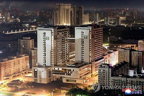 평양종합병원 전경(평양 조선중앙통신=연합뉴스) 김정은 북한 국무위원장이 지난 23일 준공을 앞둔 평양종합병원을 시찰했다고 조선중앙통신이 24일 보도했다. 2025.9.24      [국내에서만 사용가능. 재배포 금지. For Use Only in the Republic of Korea. No Redistribution] nkphoto@yna.co.kr