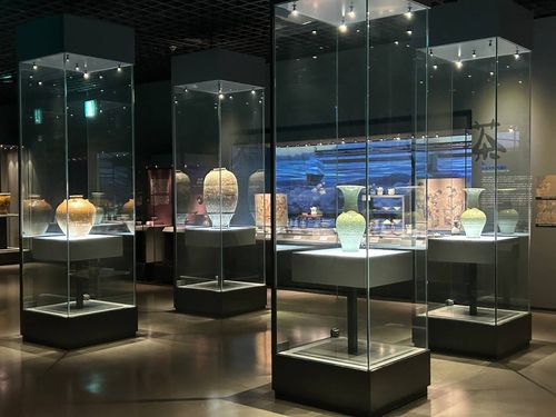 바닷속에서 찾은 유물     (목포=연합뉴스) 김예나 기자 = 지난 19일 전남 목포시 목포해양유물전시관 전시실 모습. 2025.9.25     yes@yna.co.kr