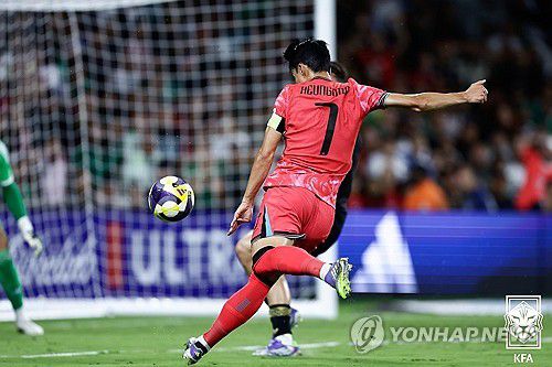 골 넣는 손흥민(서울=연합뉴스) 10일(한국시간) 미국 테네시주 내슈빌의 지오디스파크에서 열린 한국과 멕시코의 친선경기에서 손흥민이 골을 넣고 있다. 2025.9.10 [대한축구협회 제공. 재판매 및 DB 금지] photo@yna.co.kr