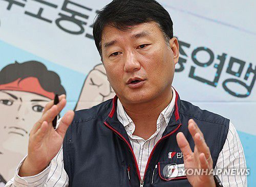 인터뷰하는 양경수 민주노총 위원장(서울=연합뉴스) 서명곤 기자 =  양경수 전국민주노동조합총연맹(민주노총) 위원장이 지난 25일 서울 중구 민주노총에서 연합뉴스와 인터뷰를 하고 있다. 2025.9.28 seephoto@yna.co.kr