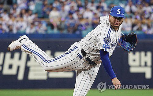 역투하는 삼성 후라도(대구=연합뉴스) 김현태 기자 = 30일 대구 삼성라이온즈파크에서 열린 프로야구 KIA와 삼성의 경기. 1회 초 삼성 선발투수 후라도가 역투하고 있다. 2025.9.30 mtkht@yna.co.kr