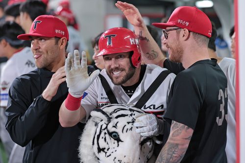 4일 시즌 최종전에서 3점 홈런을 친 KIA 위즈덤[KIA 타이거즈 제공. 재판매 및 DB 금지]