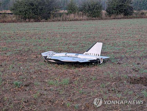 지난 9월 10일(현지시간) 폴란드 초스누프카 지역에 추락한 정체불명의 드론.[로이터=연합뉴스. 재판매 및 DB 금지]