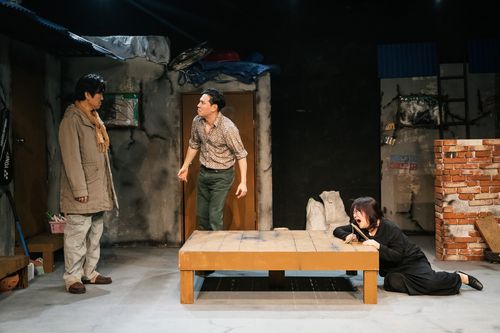 연극 '마트로시카' 공연 모습[극단 잡답 제공. 재판매 및 DB 금지]