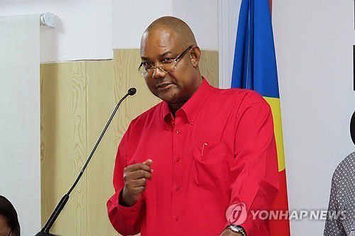 당선 수락 연설하는 페트릭 에르미니 세이셸 신임 대통령[AP 연합뉴스 자료사진. 재판매 및 DB 금지]