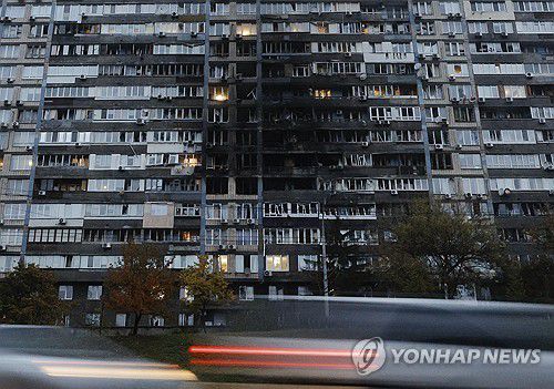러시아 공격에 파괴된 우크라이나 수도 키이우 주거 건물[EPA 연합뉴스 자료사진. 재판매 및 DB 금지]