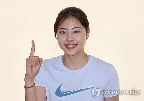 포즈 취하는 이나현[연합뉴스 자료사진]