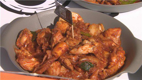 축제장에 판매하는 닭갈비[춘천시 제공.재판매 및 DB 금지]