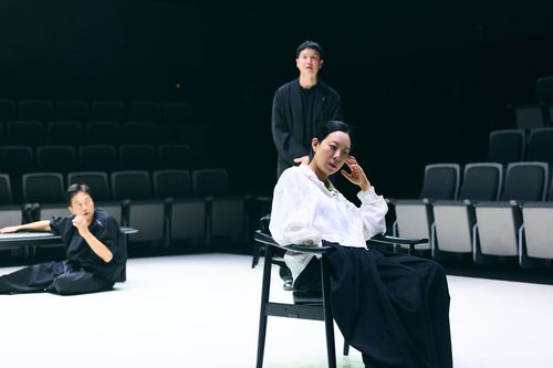 연극 '유령들' 공연사진[LG아트센터 서울 제공. 재판매 및 DB 금지]