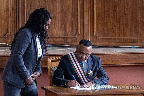 마이클 랜드리아니리나 마다가스카르 임시 대통령[EPA 연합뉴스 자료사진. 재판매 및 DB 금지]