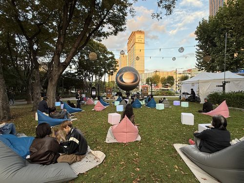 이달 더 스피어 주변에서 열린 청년예술인 지원사업 '더 임팩트' 버스킹 모습[송파구 제공. 재판매 및 DB 금지]