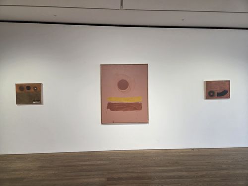 아돌프 고틀리브·김환기 2인전 전시전경(서울=연합뉴스) 박의래 기자 = 서울 한남동 페이스갤러리 서울에 전시 중인 아돌프 고틀리브의 연작 '상상적 풍경' 작품들. 2025.10.28. laecorp@yna.co.kr