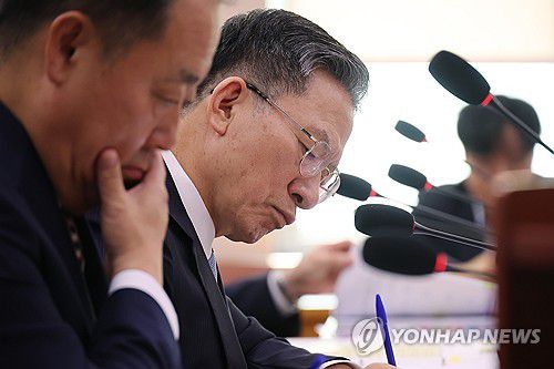 종합감사 출석한 정성호 법무부 장관(서울=연합뉴스) 박동주 기자 = 정성호 법무부 장관이 30일 서울 여의도 국회 법제사법위원회에서 열린 종합감사에 출석해 있다. 2025.10.30 pdj6635@yna.co.kr