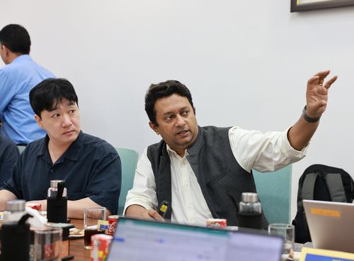 인터뷰하는 시다르트 나라야난 인베스트인디아 부사장[크래프톤 제공. 재판매 및 DB 금지]