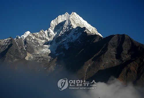세계 최고봉 히말라야 에베레스트 전경[EPA 연합뉴스 자료사진. 재판매 및 DB 금지]