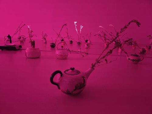 니키타 게일 작 '99개의 꿈'(서울=연합뉴스) 박의래 기자 = 서울 소격동 바라캇 컨템포러리에 전시 중인 미국 작가 니키타 게일의 설치 작품 '99개의 꿈'. 2025.11.5. laecorp@yna.co.kr