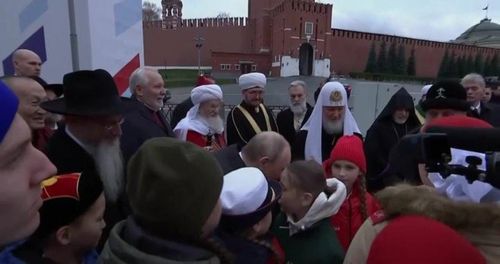 11세 소녀 키라의 청원 듣고 반응하는 푸틴[엑스(X·옛 트위터) 캡처. 재판매 및 DB 금지]