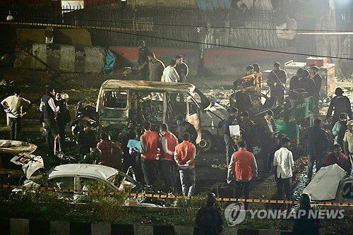 인도 델리 차량 폭발 사고 현장[AP 연합뉴스. 재판매 및 DB 금지]