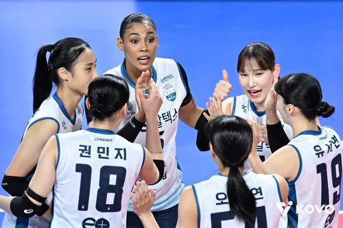 득점 후 기뻐하는 GS칼텍스 선수들[한국배구연맹 제공. 재판매 및 DB 금지]