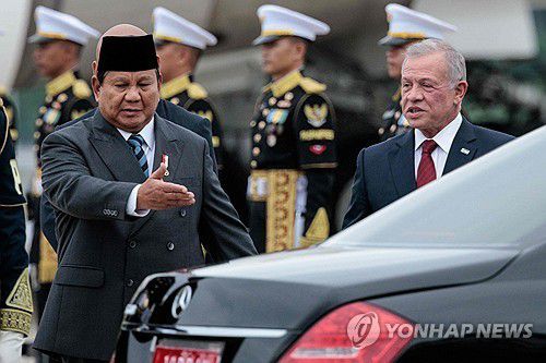 프라보워 인도네시아 대통령(왼쪽)과 압둘라 2세 요르단 국왕[AFP 연합뉴스. 재판매 및 DB 금지]
