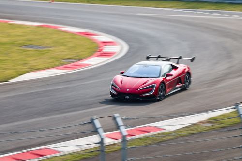 트랙을 달리는 U9[BYD 제공. 재판매 및 DB 금지]