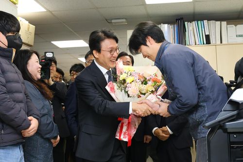 경주시 방문한 김민석 국무총리(가운데)[경주시 제공. 재판매 및 DB 금지]