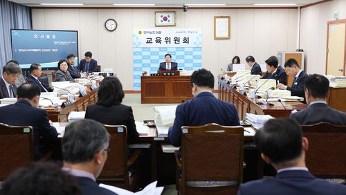 전남도의회 교육위, 도교육청 예산안 심사[전남도의회 제공]