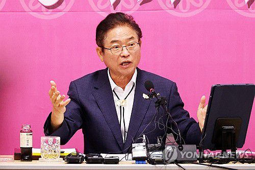 이철우 경북도지사이철우 경북도지사가 지난달 1일 경주엑스포대공원에서 도정 종합브리핑을 하고 있다. 2025.10.1 sds123@yna.co.kr [연합뉴스 자료사진]