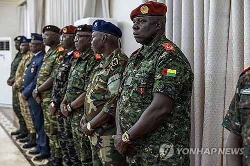 11월 29일(현지시간) 새로 구성된 기니비사우 군정 내각[AFP 연합뉴스 재판매 및 DB 금지]