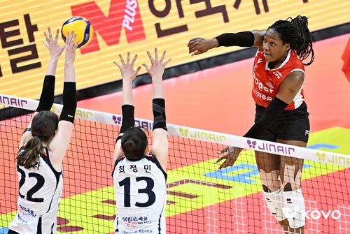 페퍼저축은행과 IBK기업은행의 경기 장면[한국배구연맹 제공. 재판매 및 DB 금지]