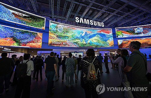 삼성전자, IFA 2025서 'AI 홈' 선보여(서울=연합뉴스) IFA 2025가 열린 독일 베를린 '메세 베를린' 내 단독 전시장인 '시티 큐브 베를린' 삼성전자 전시관에서 다양한 제품과 설루션들을 체험할 수 있다고 7일 밝혔다. 사진은 삼성전자 전시장 미디어 파사드. 2025.9.7 [삼성전자 제공. 재판매 및 DB 금지] photo@yna.co.kr