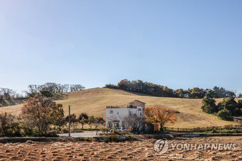 서산 한우목장길 도로 건너에 있는 카페 [사진/백승렬 기자]