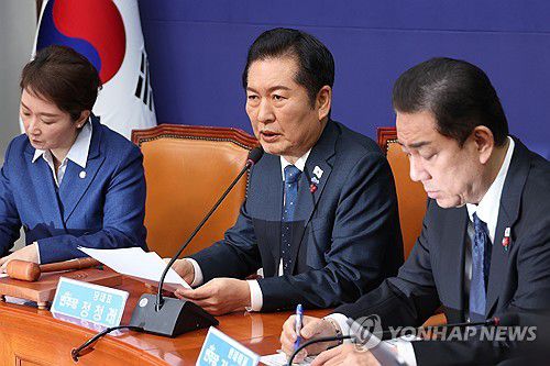 발언하는 정청래 대표(서울=연합뉴스) 김주성 기자 = 더불어민주당 정청래 대표가 5일 서울 여의도 국회에서 열린 최고위원회의에서 발언하고 있다. 2025.12.5 utzza@yna.co.kr