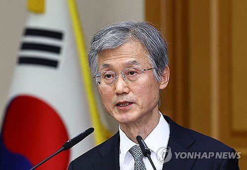 전국법원장회의, 발언하는 조희대 대법원장(서울=연합뉴스) 한종찬 기자 = 조희대 대법원장이 5일 서울 서초구 대법원 대회의실에서 열린 전국법원장회의에서 발언하고 있다. 2025.12.5 [공동취재] saba@yna.co.kr