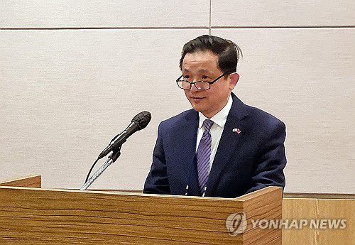 축사하는 다이빙 주한 중국대사(서울=연합뉴스) 전인경 기자 = 5일 서울 여의도 FKI타워 컨퍼런스센터에서 열린 2025-2026 한중관계 회고와 전망 심포지움에서 다이빙 주한 중국대사가 축사하고 있다. 2025.12.5 inkyoung@yna.co.kr